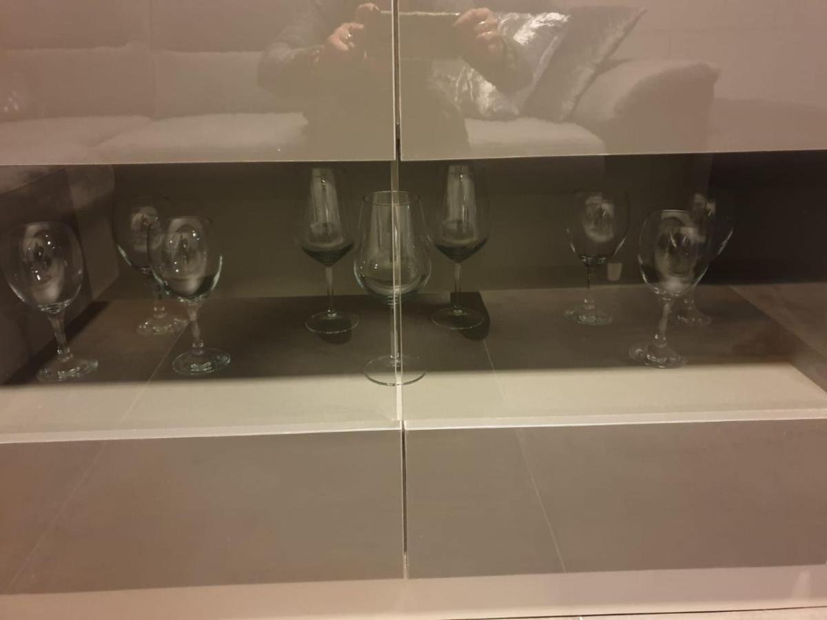 Apartament Skarbowa 1& Parking Лешно Екстериор снимка