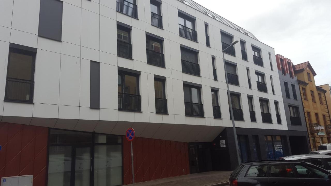 Apartament Skarbowa 1& Parking Лешно Екстериор снимка