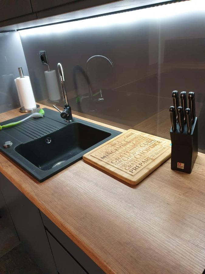 Apartament Skarbowa 1& Parking Лешно Екстериор снимка