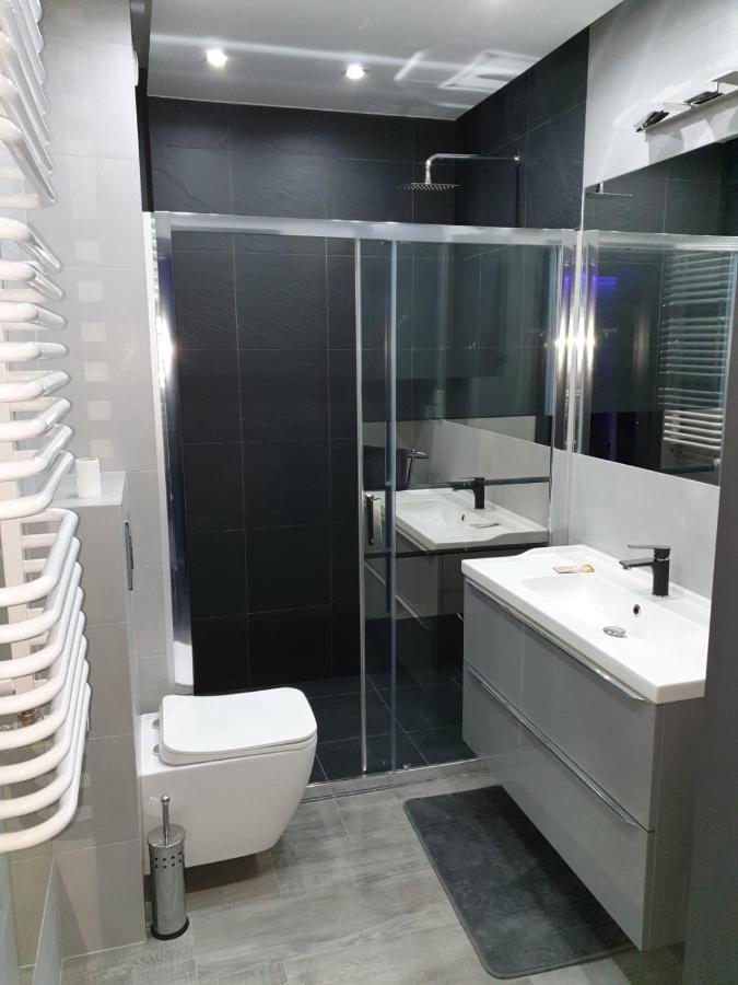 Apartament Skarbowa 1& Parking Лешно Екстериор снимка