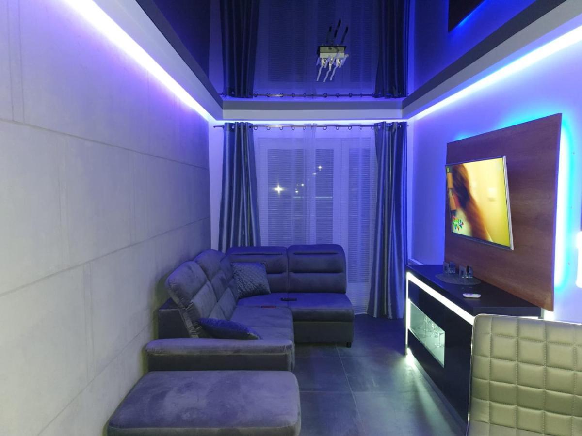 Apartament Skarbowa 1& Parking Лешно Екстериор снимка